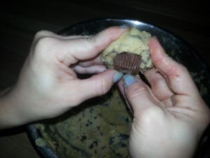 Forming the cookie. 