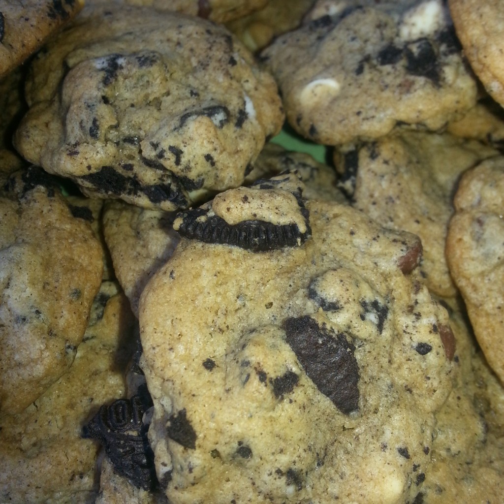 Cookies and cream chocolate chip cookies muffinsandmeat